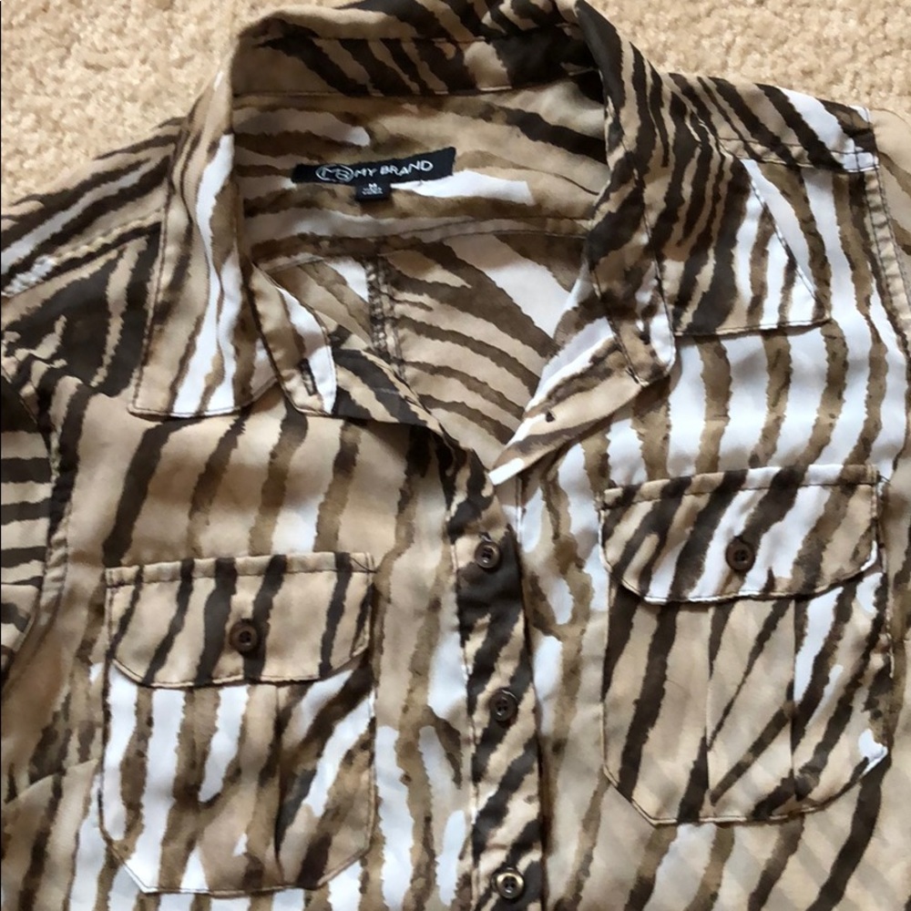 🌼 Sheer Animal Print Button Down Blouse - Size M - Picture 4 of 12